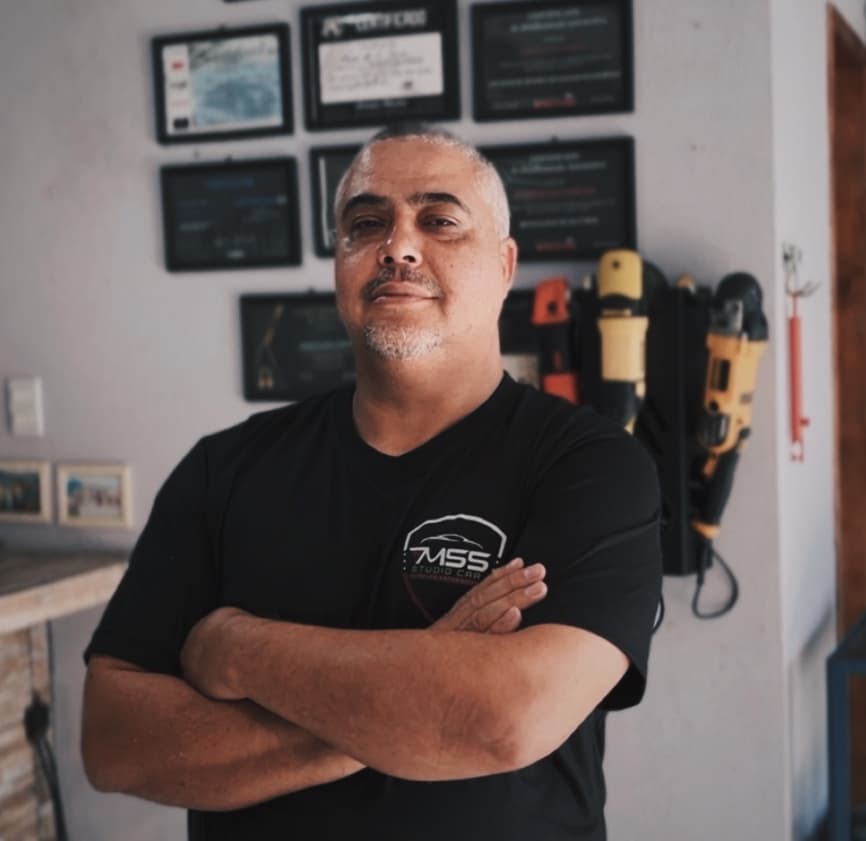 Márcio, Especialista em Estética Automotiva e Instrutor do curso de Polimento de Faróis
